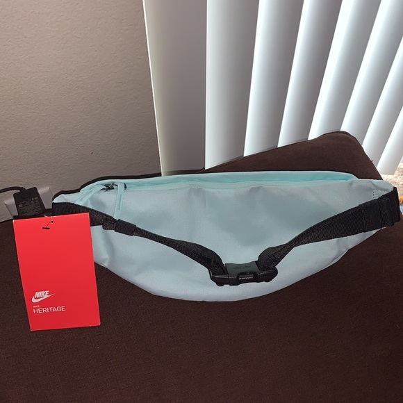 New NIKE Air Heritage Hip Fanny Pack Mint Green new with tag - Picture 6 of 7